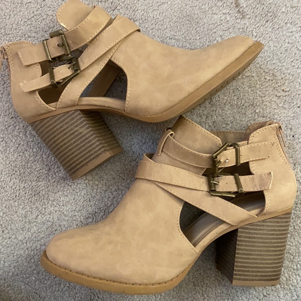 Booties 🤩 - Picture 4 of 4